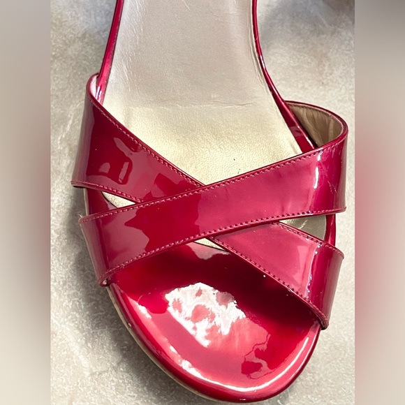 Sexy and stunning Stuart Weitzman red patent leather slingbacks! - Picture 7 of 14